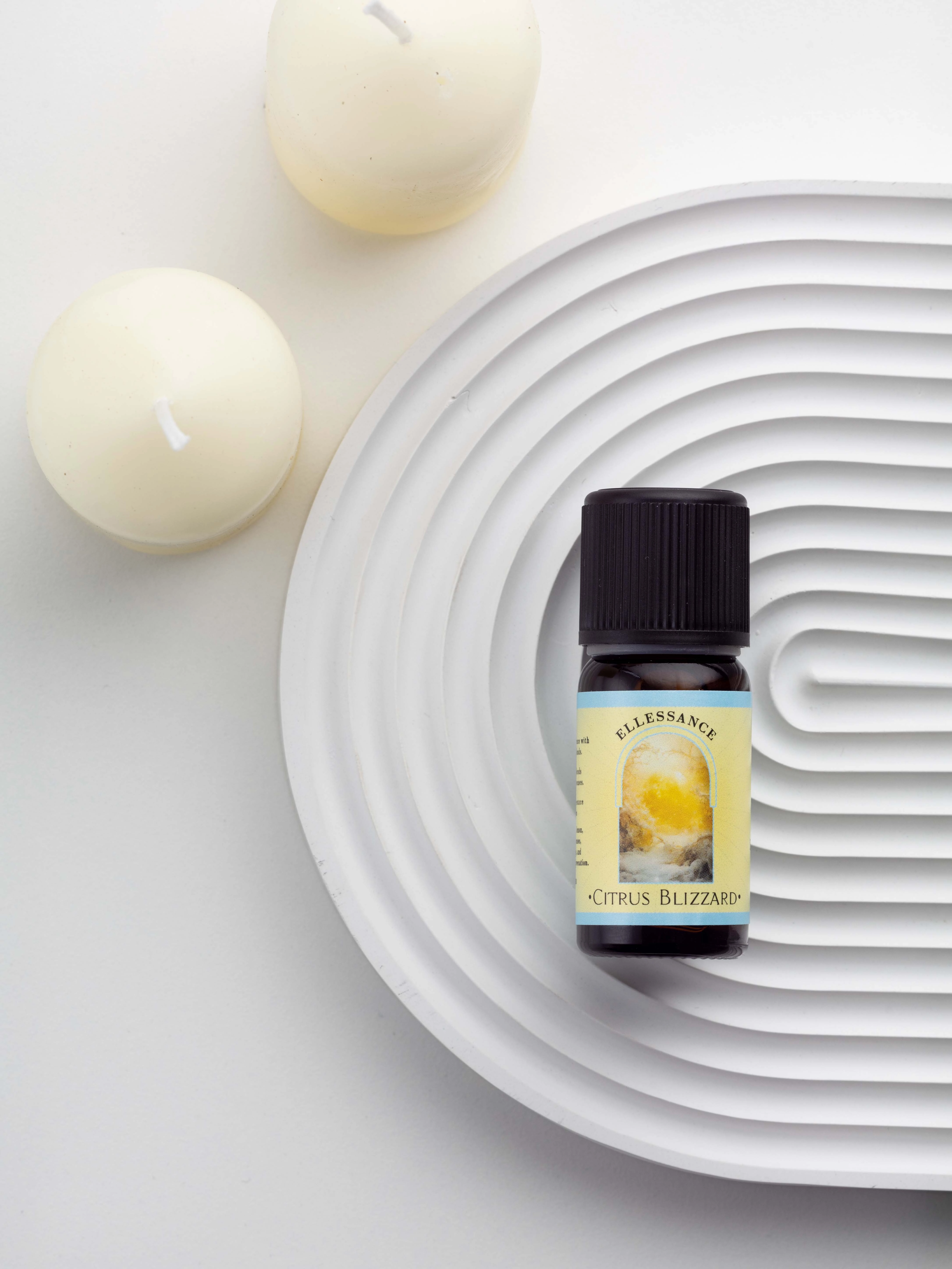 фото Смесь эфирных масел ПРОХЛАДНЫЙ ЦИТРУС ELLESSANCE, 10 мл в интернет магазине косметики Стикс 3