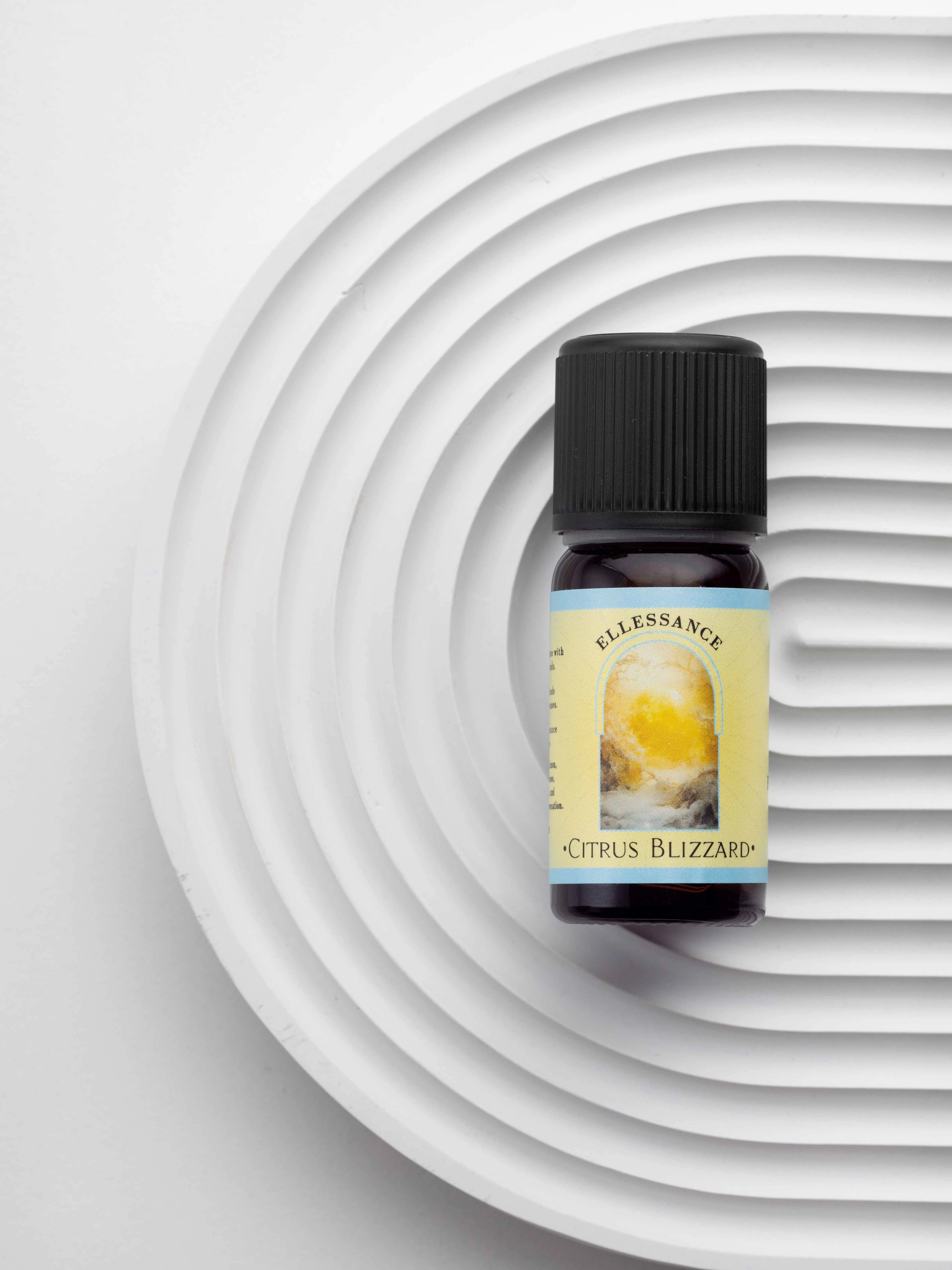 фото Смесь эфирных масел ПРОХЛАДНЫЙ ЦИТРУС ELLESSANCE, 10 мл в интернет магазине косметики Стикс 2
