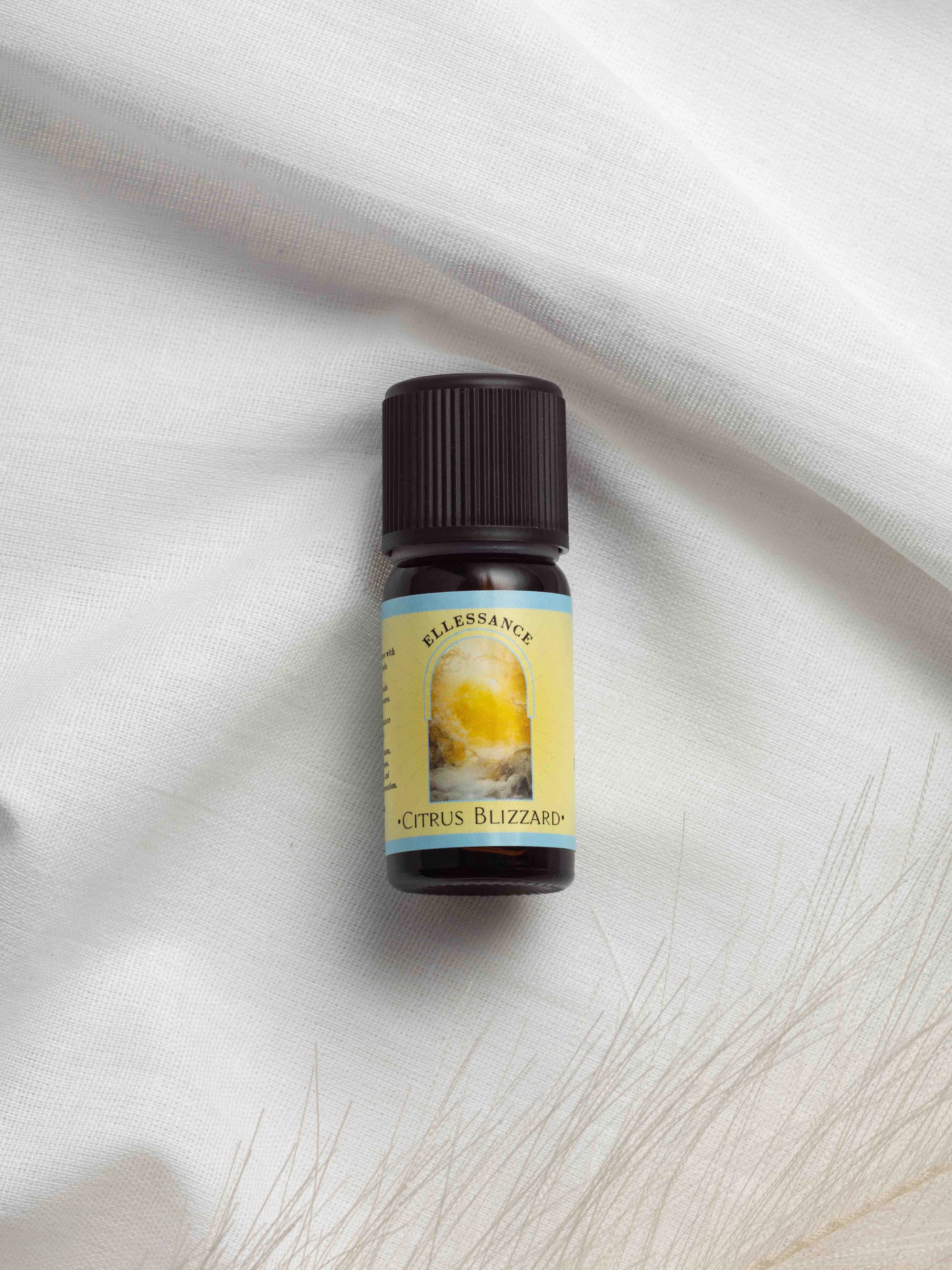 фото Смесь эфирных масел ПРОХЛАДНЫЙ ЦИТРУС ELLESSANCE, 10 мл в интернет магазине косметики Стикс 6
